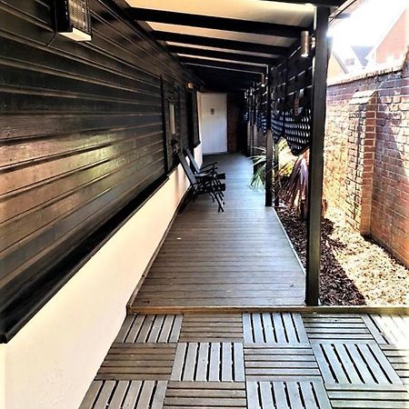 Star Apartment Ipswich Bagian luar foto
